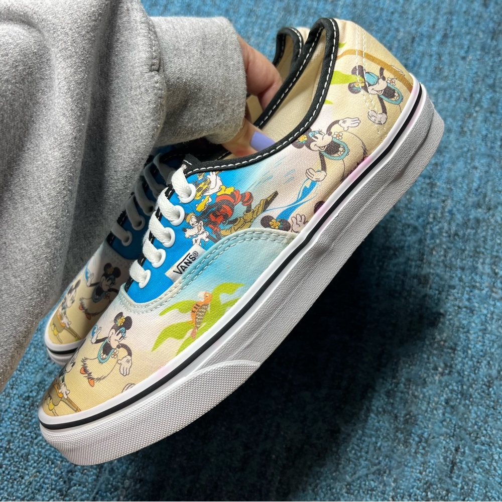 Vans x Disney Authentic Mickey Mouse Aloha Sneakers Limited Edition - Picture 6 of 8